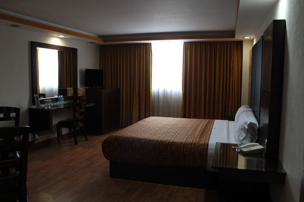 Hotel Mx Congreso เม็กซิโกซิตี้ ภายนอก รูปภาพ